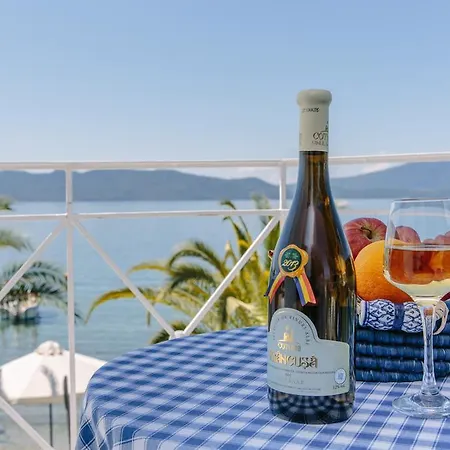Aparthotel μeltemi Glifa (Stylida)